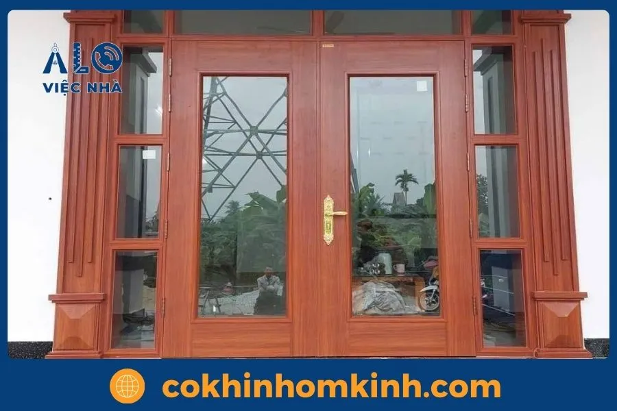 Giới thiệu dịch vụ thi công cửa kính cường lực khung gỗ tại Cơ Khí Nhôm Kính