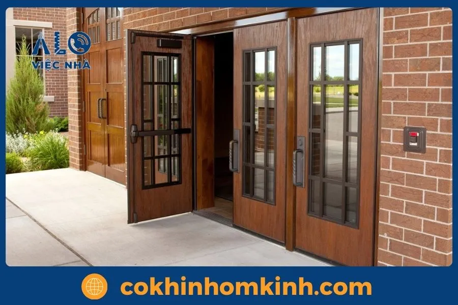 Quy trình thi công cửa kính cường lực khung gỗ tại Cơ Khí Nhôm Kính