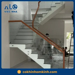 Cầu thang gỗ kính CTGK1 mẫu 2