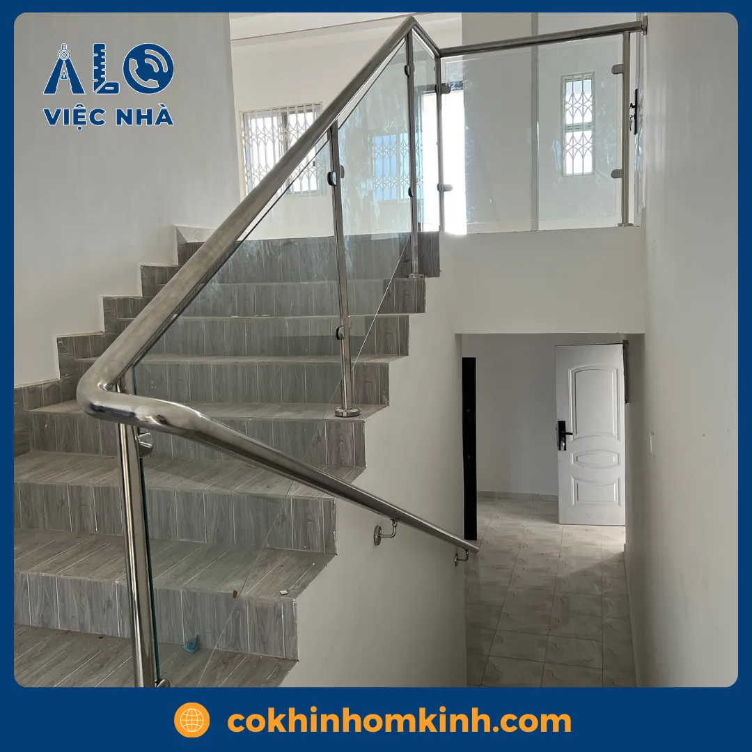 Cầu thang inox CTIN2 8 Cầu thang inox CTIN2 mẫu 2