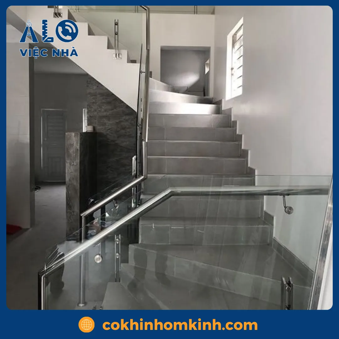 Cầu thang inox CTIN2 9 Cầu thang inox CTIN2 mẫu 3