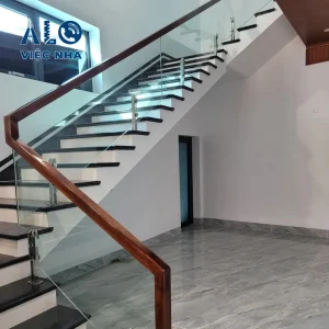Cầu thang kính cường lực CTKCL2 mẫu 1