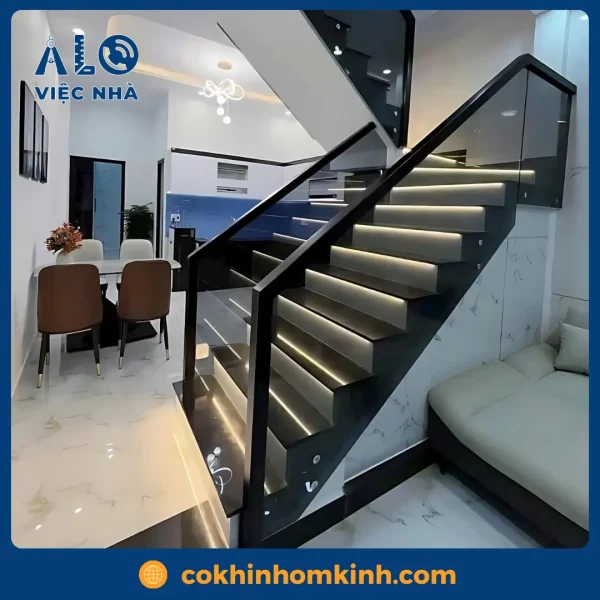 Cầu thang kính cường lực CTKCL3 mẫu 2