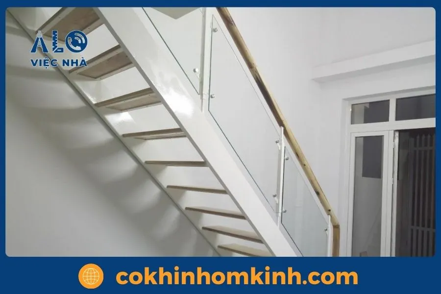 Cấu tạo thang sắt ốp gỗ