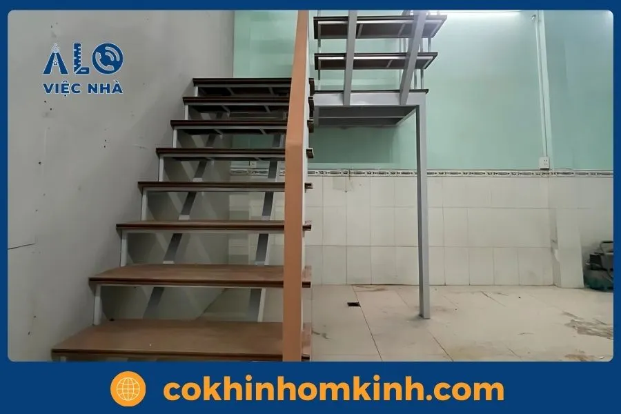 Quy trình thi công cầu thang sắt ốp gỗ - Cơ Khí Nhôm Kính