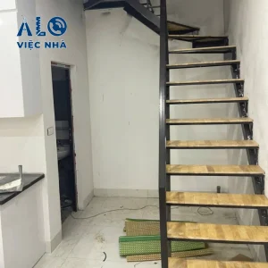 Cầu Thang Sắt Ốp Gỗ CTSOG1 mẫu 1