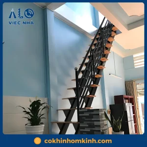Cầu thang sắt ốp gỗ CTSOG3 mẫu 2