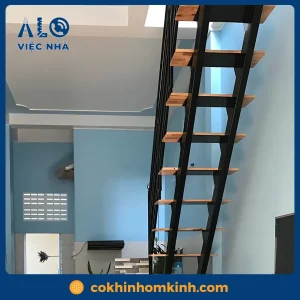 Cầu thang sắt ốp gỗ CTSOG3 mẫu 3