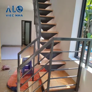 Cầu thang sắt ốp gỗ CTSOG3 mẫu 1