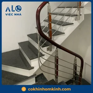 Cầu thang sắt tay vịn gỗ CTSTVG2 mẫu 3