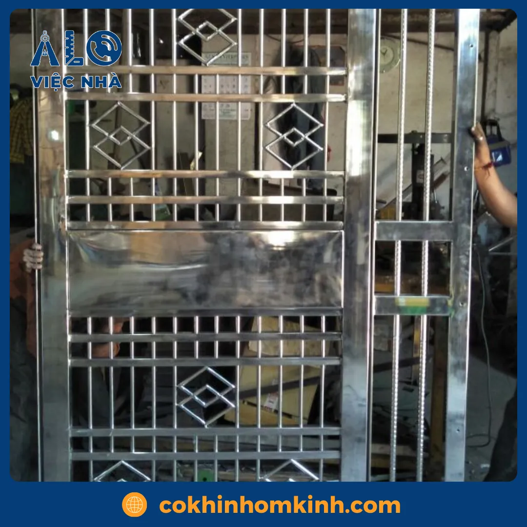 Cửa inox 1 cánh CIN1C3 9 Cửa inox 1 cánh CIN1C3 mẫu 3