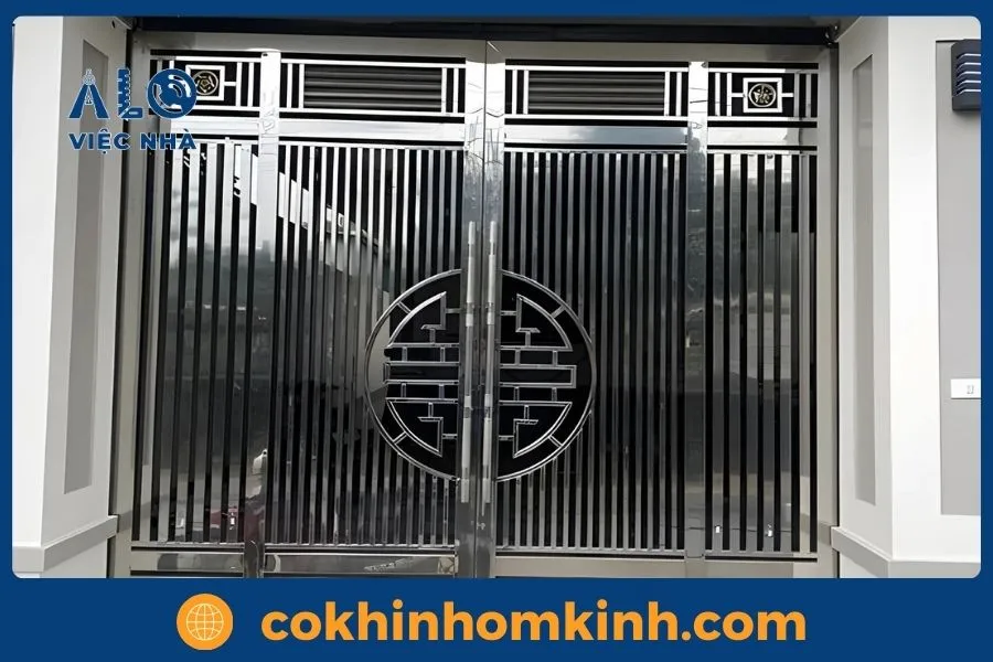 Giới thiệu dịch vụ thi công cửa inox 2 cánh