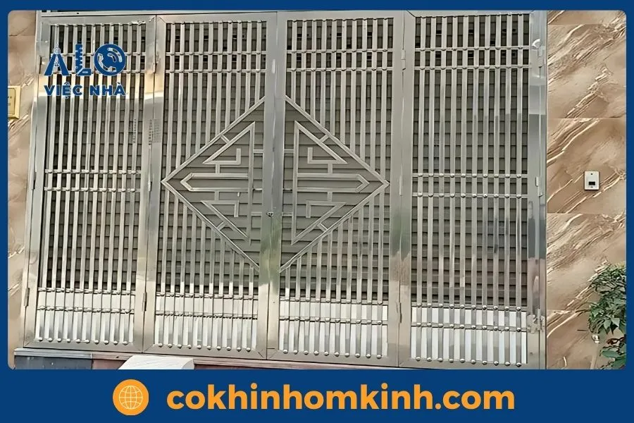 Quy trình thi công cửa inox 4 cánh - Xây dựng Thợ Việt
