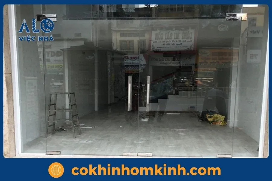Quy trình thi công Cửa kính cường lực 2 cánh - Alo Việc Nhà