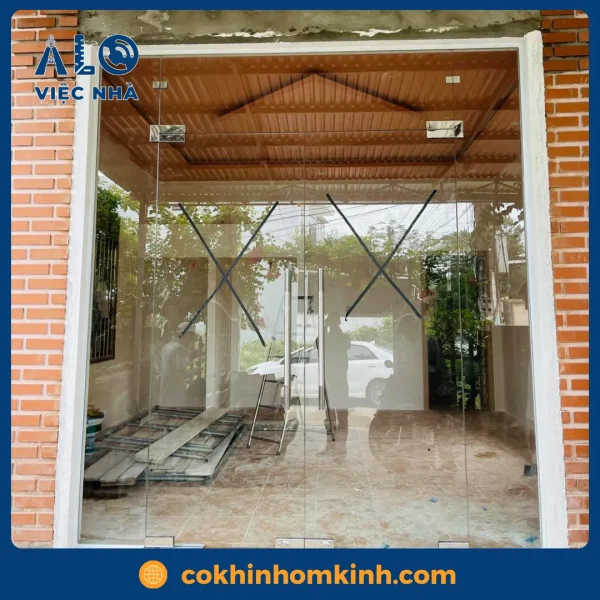 Cửa kính cường lực 2 cánh CKCL2C3 mẫu 3