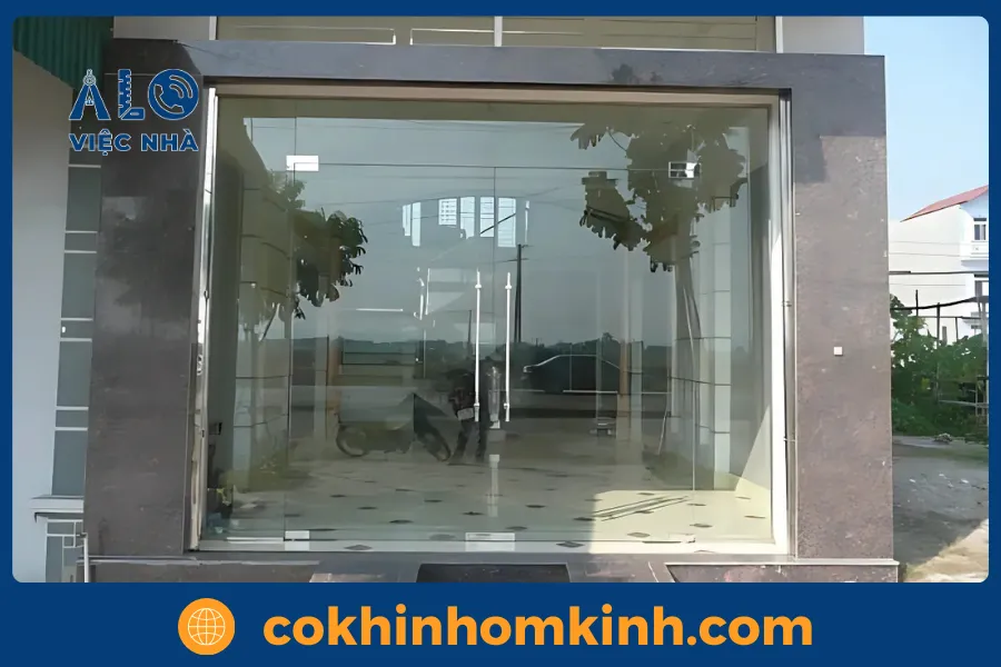 Đơn vị thi công cửa kính cường lực uy tín, giá rẻ nhất hiện nay