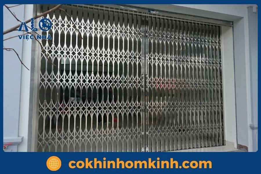 Cửa xếp inox 304 cao cấp – Mẫu đẹp, bền, báo giá xưởng 1 Cửa xếp inox