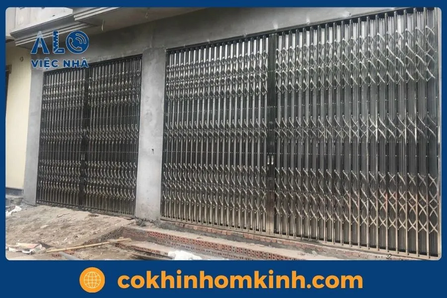 Cửa xếp inox 304 cao cấp – Mẫu đẹp, bền, báo giá xưởng 4 Ưu điểm nổi bật của cửa xếp inox