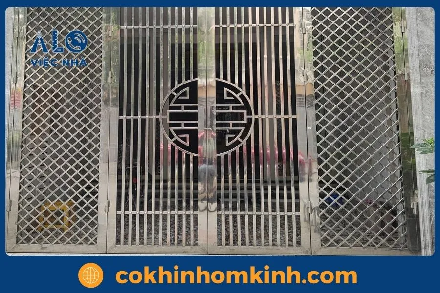Những lưu ý khi mua cửa inox 304