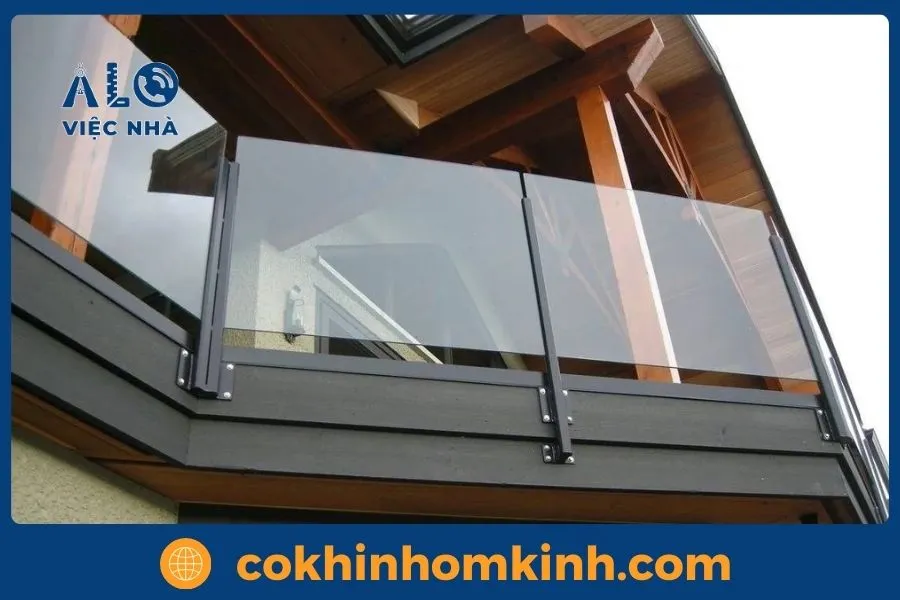 Lan can kính cường lực là gì?