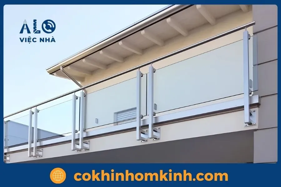 Phân loại lan can kính cường lực phổ biến