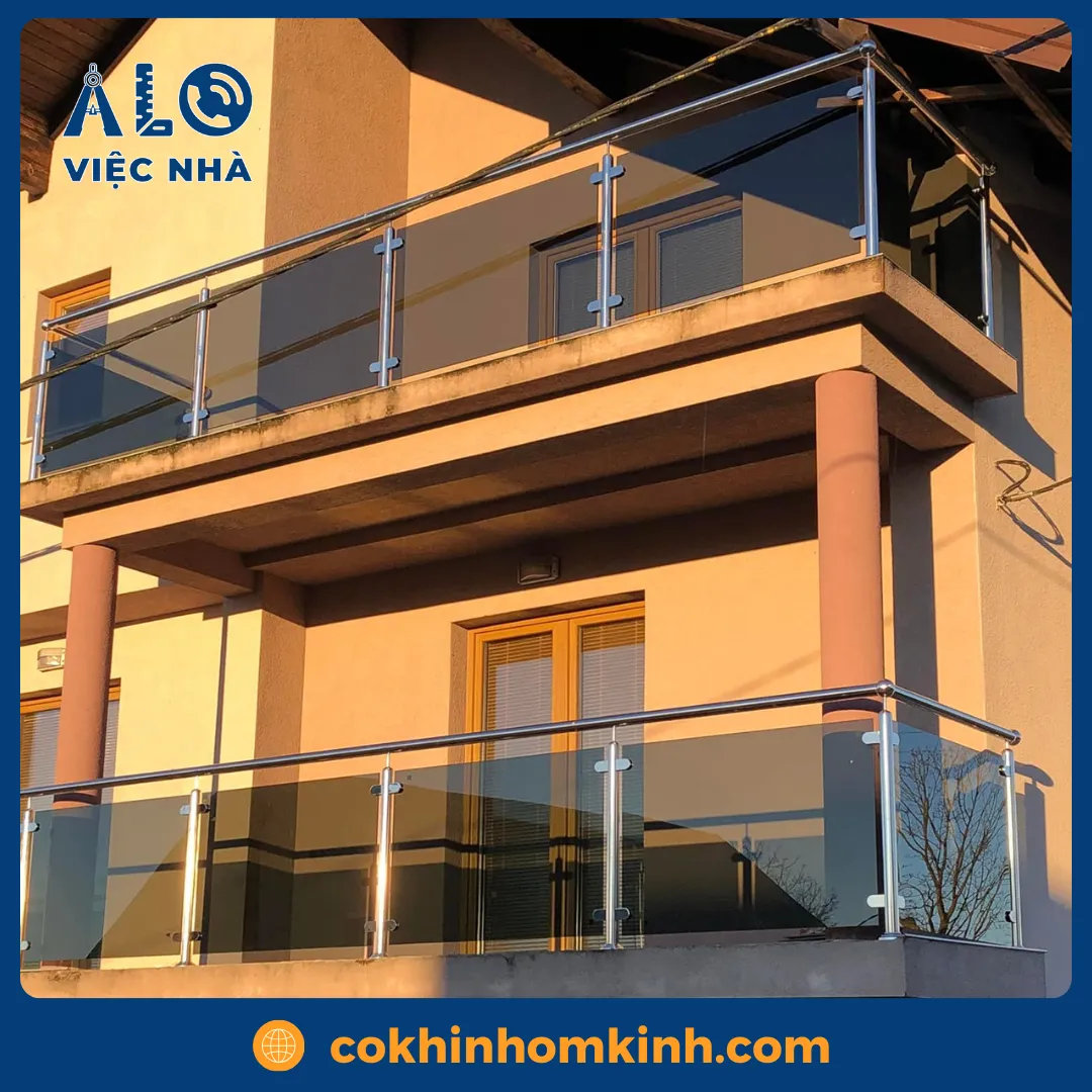 Lan can kính cường lực LCKCL1 mẫu 3