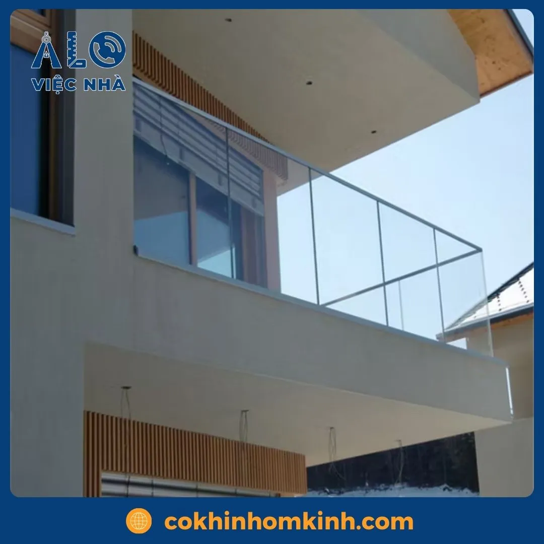 Lan can kính cường lực LCKCL2 mẫu 2