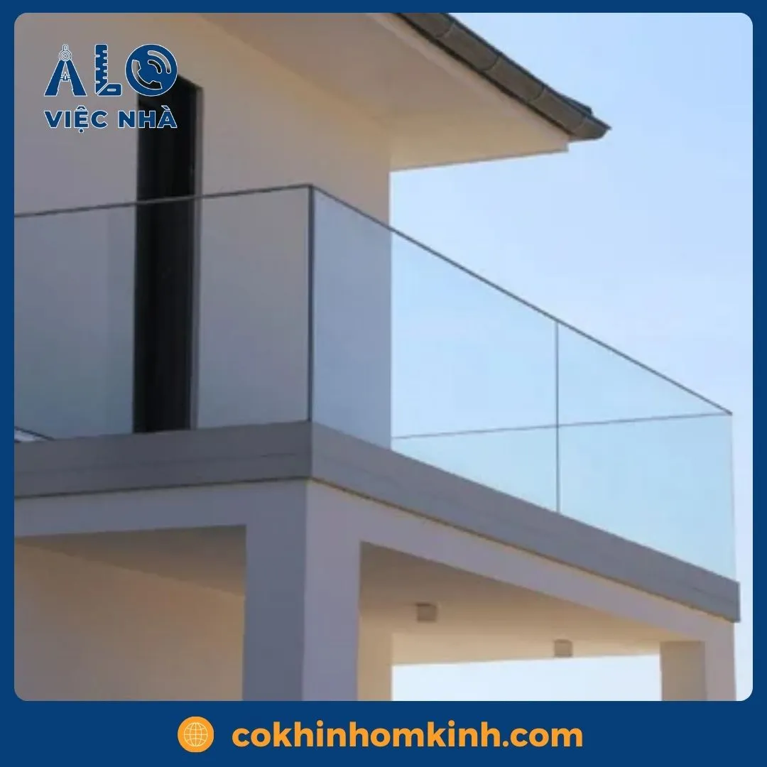 Lan can kính cường lực LCKCL2 mẫu 3