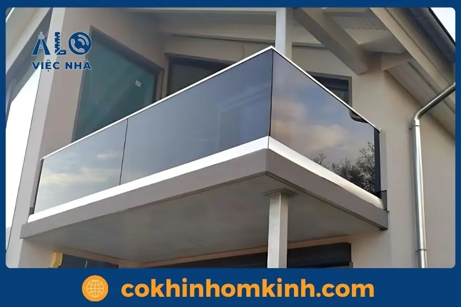 Dịch vụ thi công lan can kính mặt tiền tại TPHCM 2 Báo giá dịch vụ thi công lan can kính mặt tiền