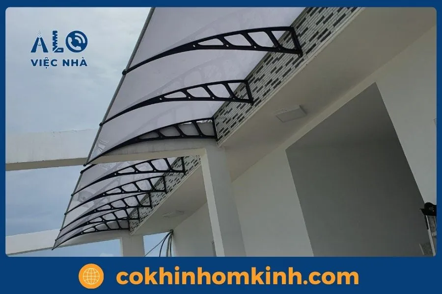 Mái che poly là gì?