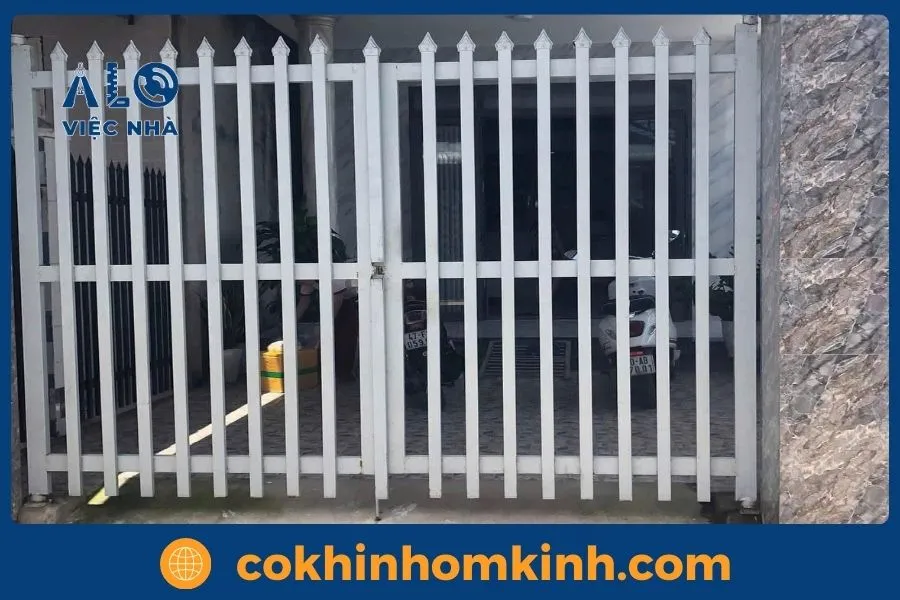 99+ Mẫu cửa cổng sắt 2 cánh đẹp đơn giản 1 Mẫu cửa cổng sắt 2 cánh đẹp đơn giản