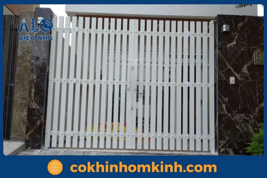 99+ Mẫu cửa cổng sắt 2 cánh đẹp đơn giản 4 Ưu điểm khi sử dụng cửa cổng sắt 2 cánh