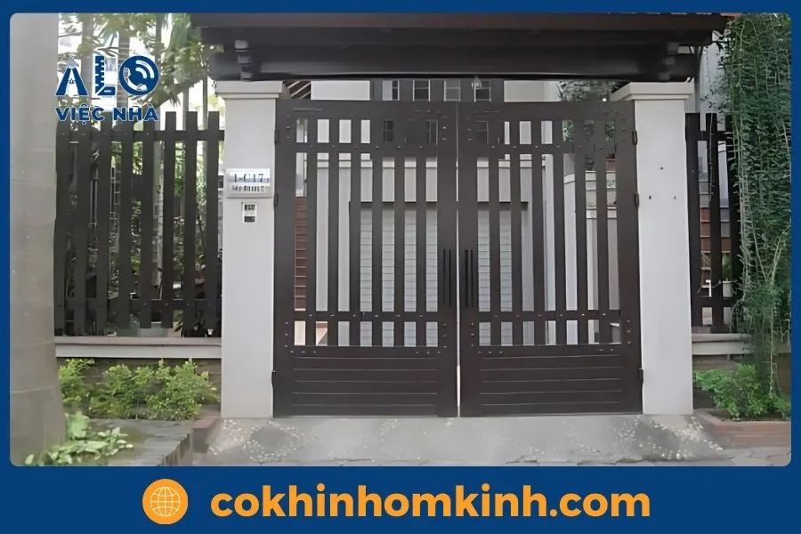 99+ Mẫu cửa cổng sắt 2 cánh đẹp đơn giản 7 Mẫu cửa cổng sắt 2 cánh đẹp đơn giản mẫu 2