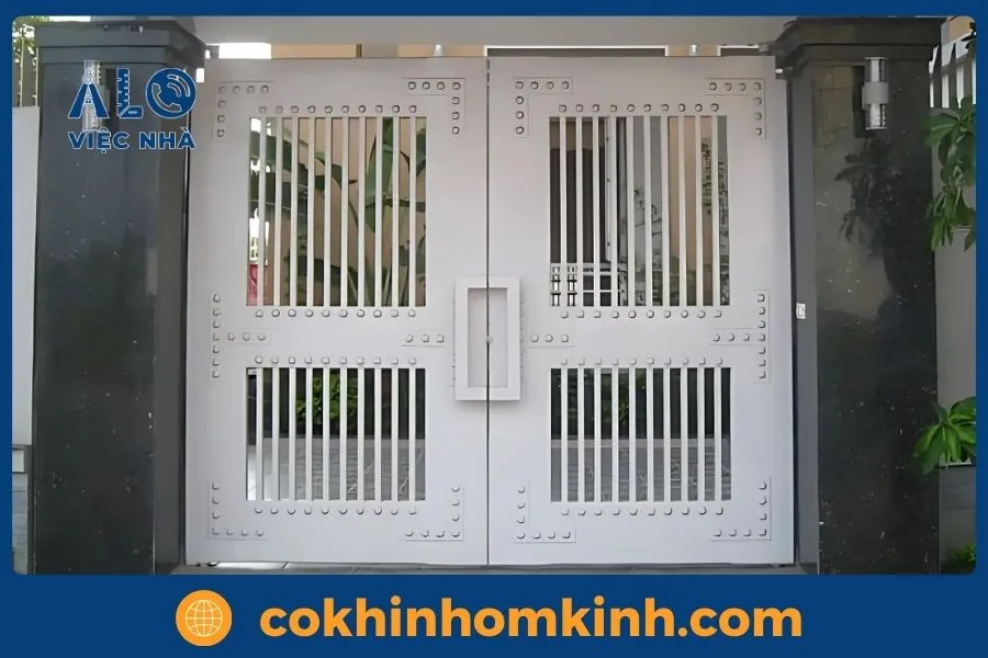 99+ Mẫu cửa cổng sắt 2 cánh đẹp đơn giản 9 Mẫu cửa cổng sắt 2 cánh đẹp đơn giản mẫu 4