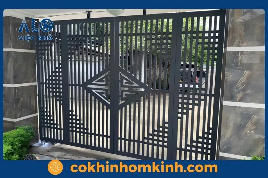 99 Mẫu cửa cổng sắt 4 cánh đẹp đơn giản 8 Mẫu cửa cổng sắt 4 cánh đẹp đơn giản với đường nét tinh gọn