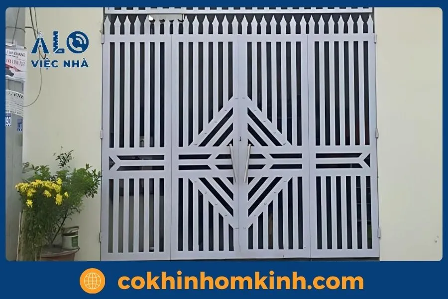 75+ Mẫu Cửa Sắt hộp 4 Cánh Đẹp, Sang Trọng 11 Cửa sắt hộp 4 cánh mẫu 8