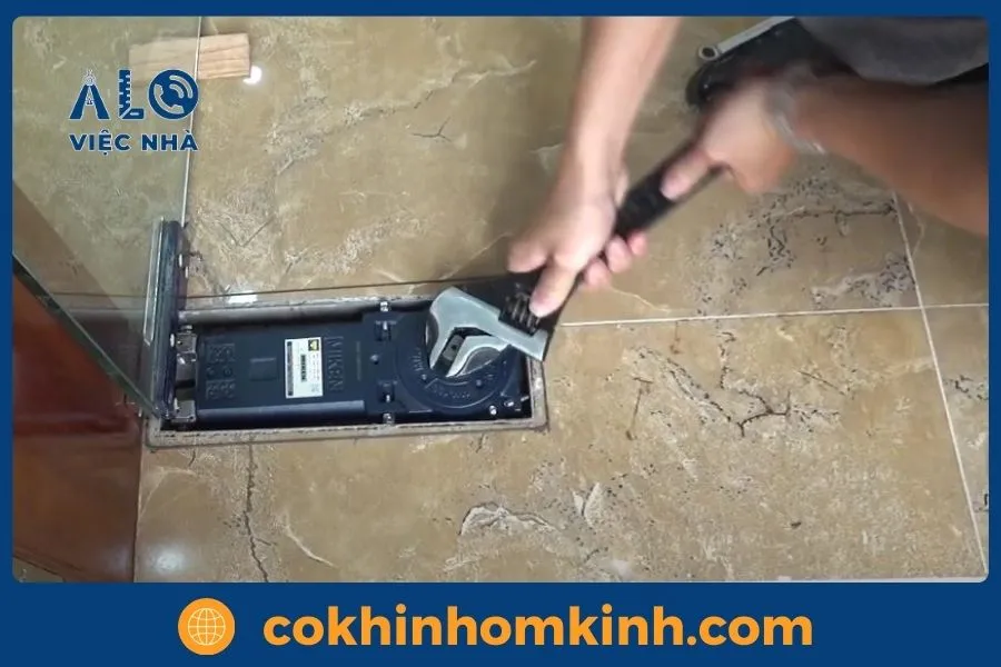 Báo giá sửa cửa kính cường lực tại nhà - BẢO HÀNH 12 THÁNG 3 Tại sao cửa kính cường lực của anh/chị bị hư hỏng?