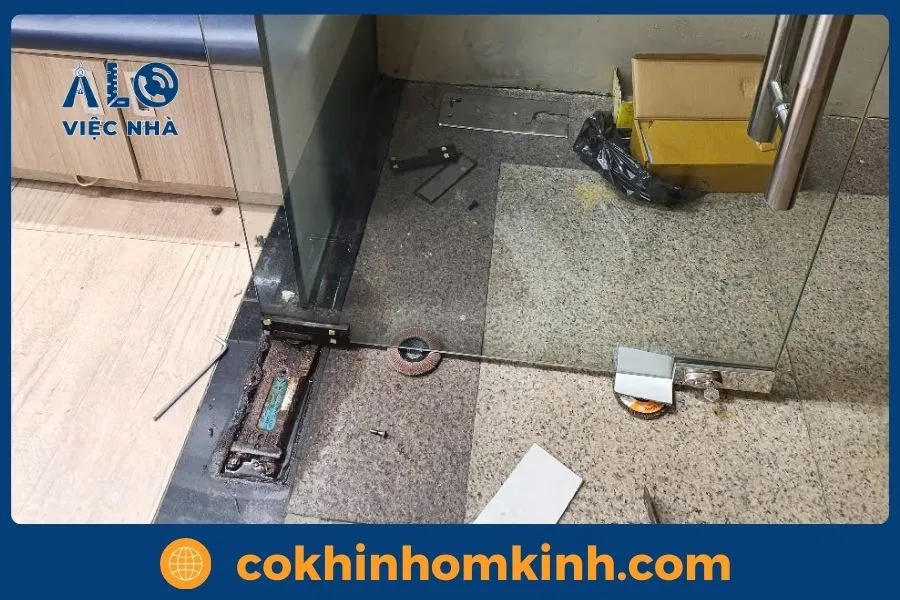 Báo giá sửa cửa kính cường lực tại nhà - BẢO HÀNH 12 THÁNG 8 Những ưu đãi khi sửa cửa kính cường lực tại Cơ Khí Nhôm Kính