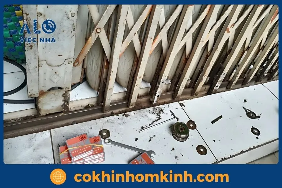 Sửa cửa sắt tại nhà