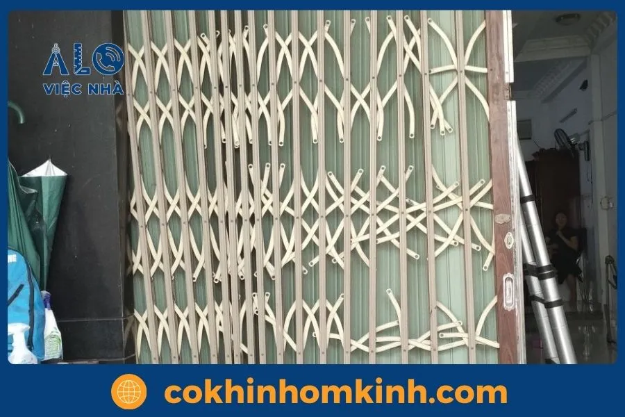 Dịch vụ sửa cửa sắt kéo uy tín tại TP HCM & Các tỉnh lân cận 1 Sửa cửa sắt kéo