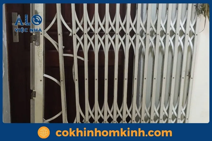 Dịch vụ sửa cửa sắt kéo uy tín tại TP HCM & Các tỉnh lân cận 3 Khi nào cần sửa cửa sắt kéo ?