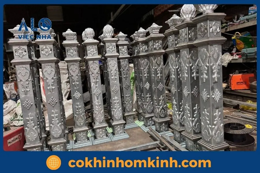 Mẫu trụ cầu thang sắt đẹp cho nhà ống