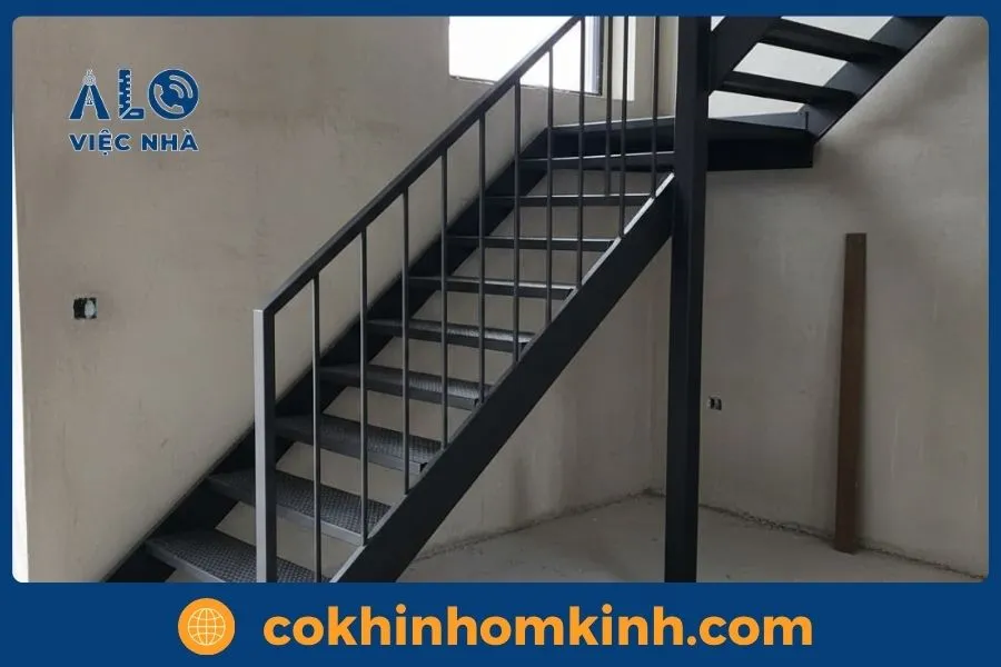 Tiêu chuẩn an toàn & quy định cơ bản khi thi công cầu thang