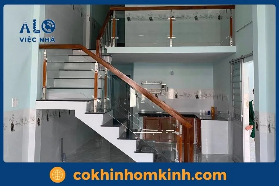 cầu thang kính gỗ sồi siêu đẹp mẫu 5