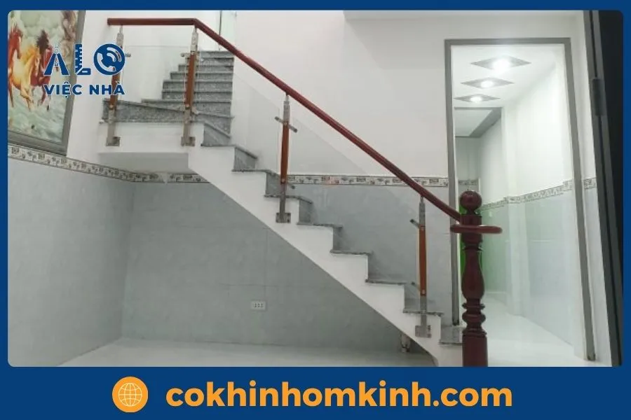 cầu thang kính gỗ sồi siêu đẹp mẫu 7