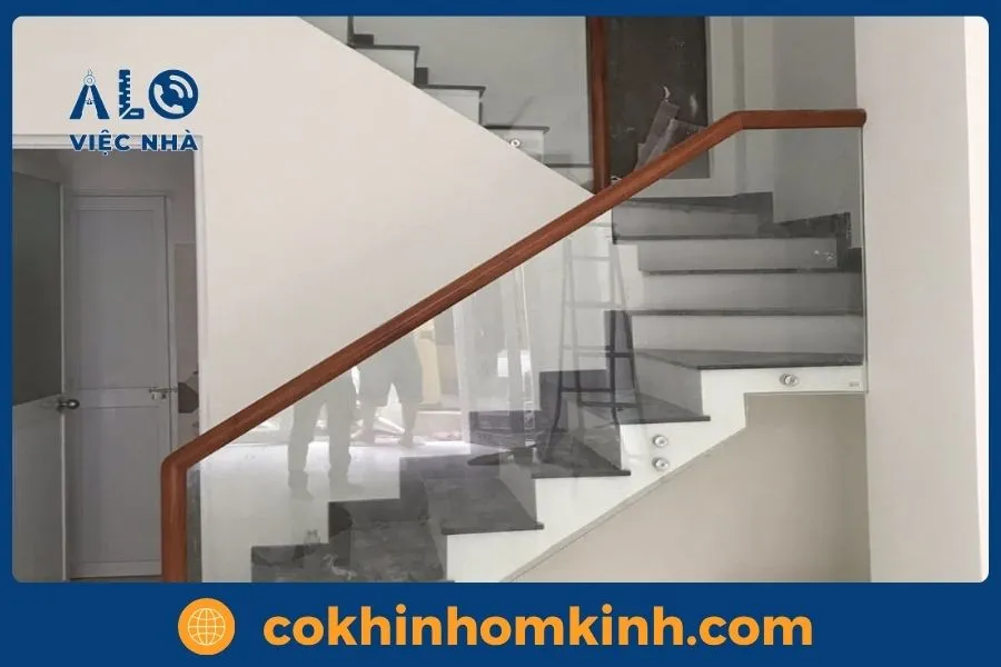 Ưu điểm nổi bật của cầu thang kính không trụ