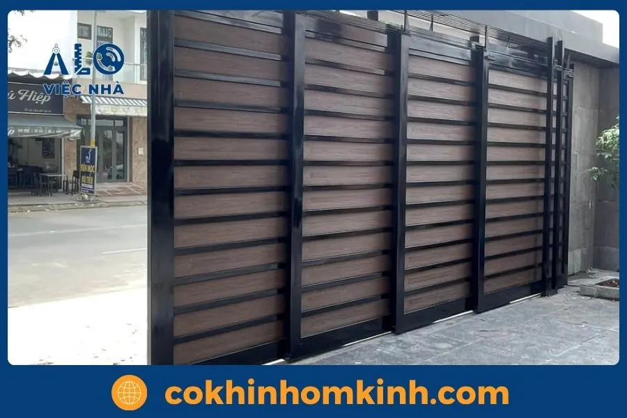 Cửa cổng lùa sắt hộp là gì?