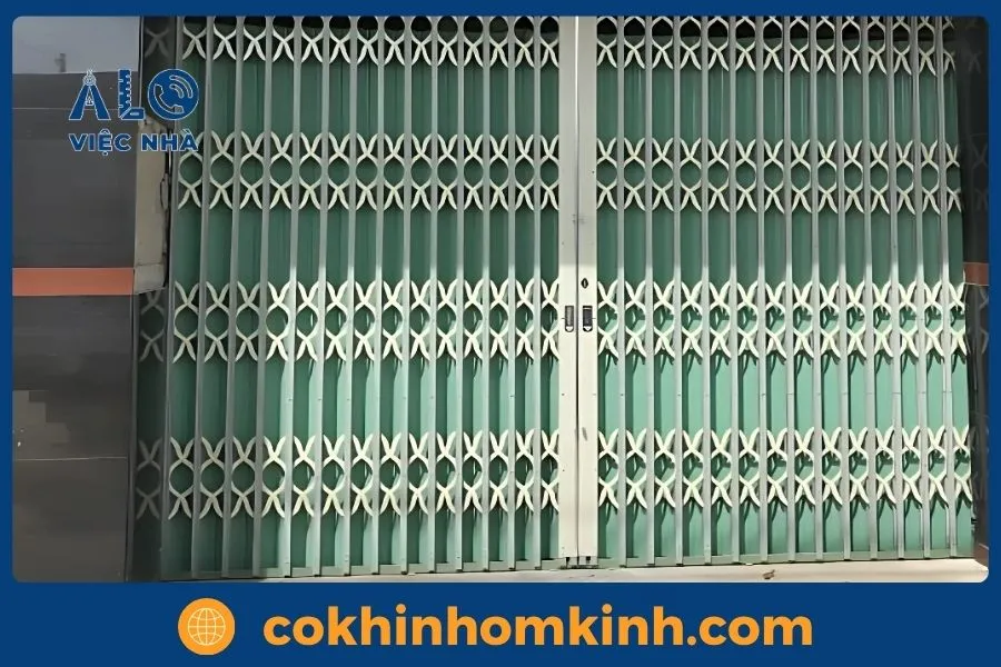 Dịch vụ thi công cửa sắt kéo uy tín tại TP.HCM & Các tỉnh lân cận 5 Tại sao nên chọn Cơ Khí Nhôm Kính thi công cửa sắt kéo
