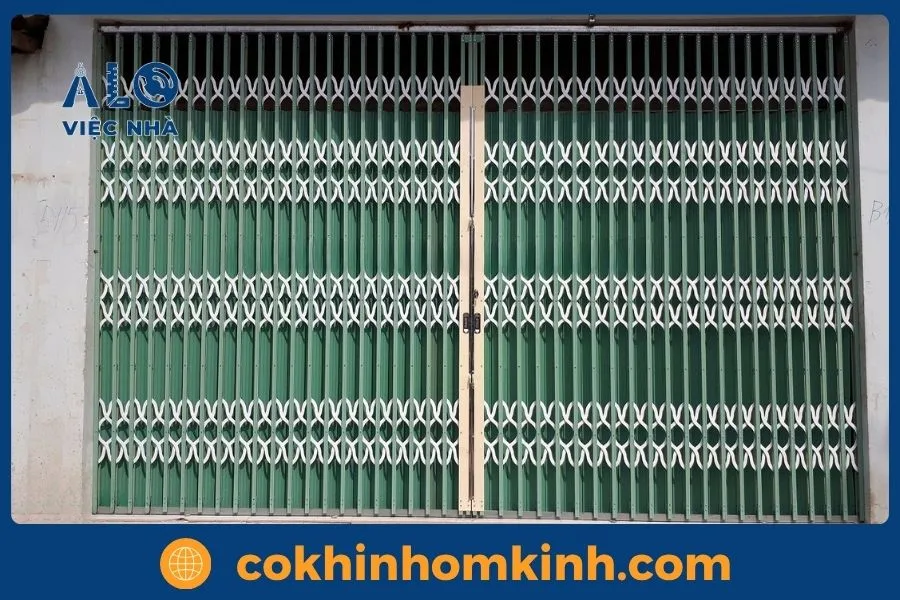Dịch vụ thi công cửa sắt kéo uy tín tại TP.HCM & Các tỉnh lân cận 9 cửa sắt kéo đẹp mẫu 3