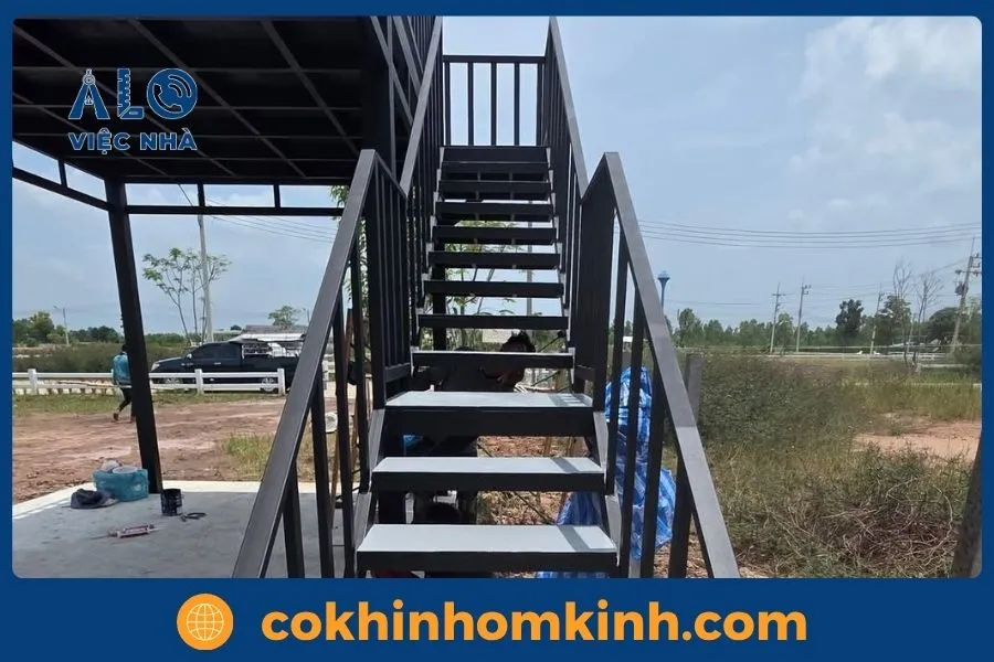 giá cầu thang sắt hộp
